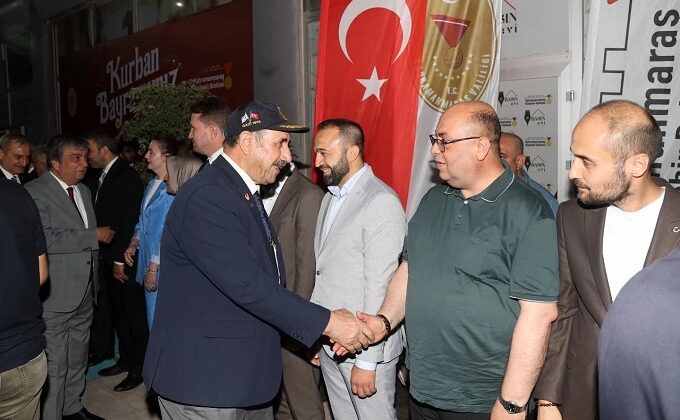 Dulkadiroğlu Belediyesi Bayramlaşma Programında Vatandaşlarla Buluştu