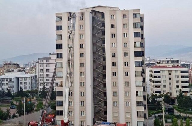Kahramanmaraş’ta canlarını son anda kurtardılar