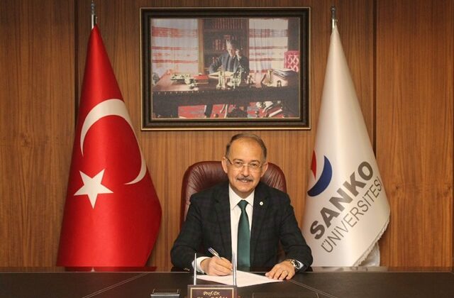 SANKO Üniversitesi Rektörü Prof. Dr. Güner Dağlı, “Babalar Günü” dolayısıyla mesaj yayımladı.