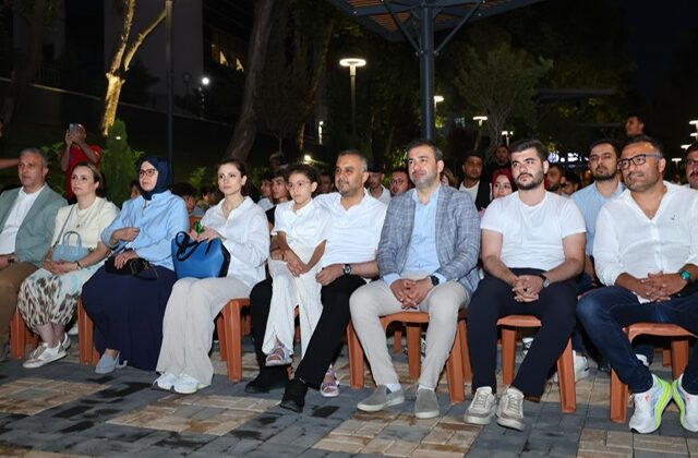 Abdal Halil Ağa Parkı’nda Eli Türkoğlu rüzgarı esti