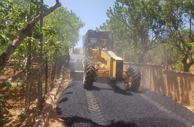DULKADİROĞLU BELEDİYESİ’NDEN AYAKLICAOLUK’TA ASFALT ÇALIŞMASI