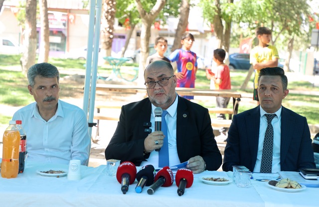 YENİLENEN DULKADİROĞLU PARKI’NDA MAHALLE TOPLANTISI YAPILDI