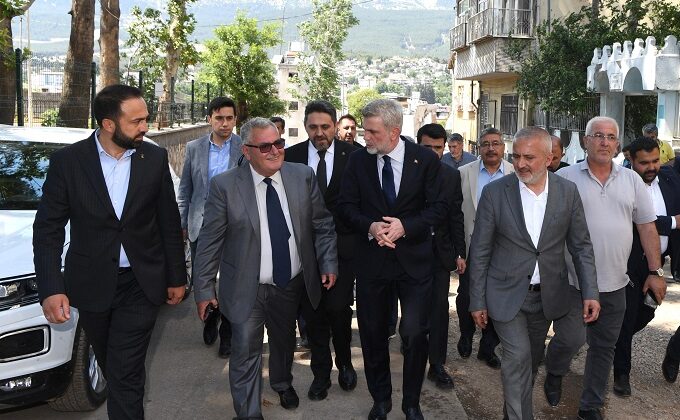 Başkan Görgel, Dulkadiroğlu Muhtarlarıyla Mahallelerin İhtiyaçlarını Görüştü