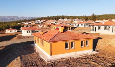 Kahramanmaraş’ta Tevekkeli Mahallesi’nde Deprem Konutları Teslim Edildi