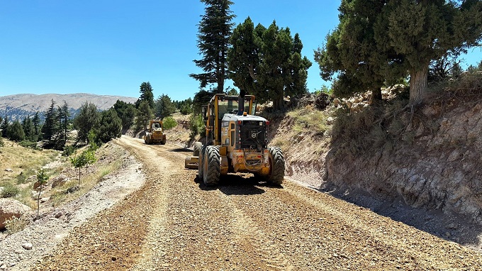 Büyükşehir’den Çağlayancerit Boylu’da Yol Çalışması