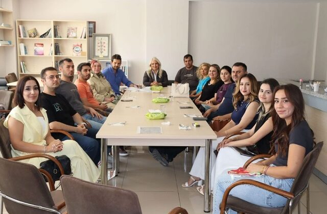 14. Bölge Kahramanmaraş Eczacı Odası Başkanı Ebru Kaya: “Genç Eczacılarla Birlikte Olmak Bizler İçin Büyük Mutluluk”