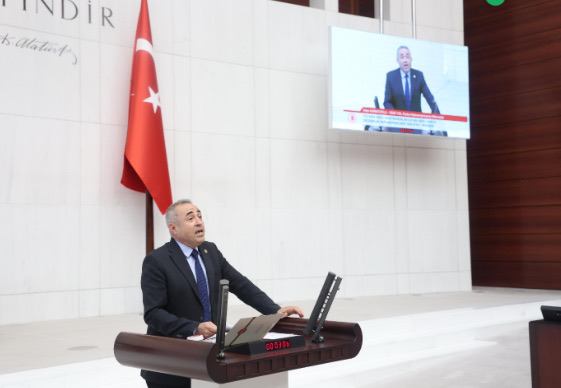 DEVA Partili Karatutlu: “Otoparkı Yıkıp AVM Dikecekler: Kim Bu Rantın Sahibi?”