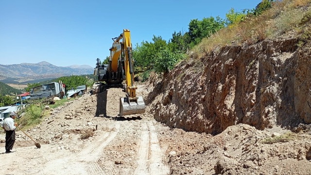 Büyükşehir, Göksun Elmalı’da Yeni Yol Açıyor
