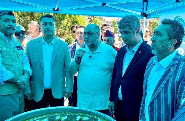 Dulkadiroğlu Belediyesi’nin İtfaiye Parkı’ndaki Aşure Etkinliğine Yoğun İlgi