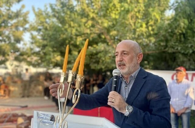 Ali Öztunç,  Aşure Etkinliğinde Canlarla Buluştu
