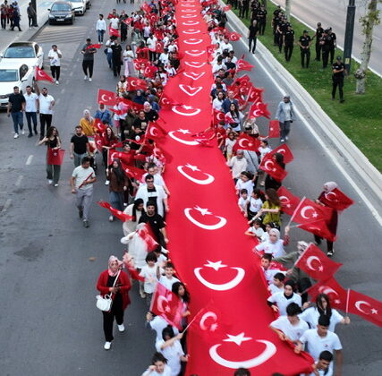9 Yıl Önceki Ruhla; KahramanmaraşDemokrasi ve Milli Birlik Kortejinde Buluştu