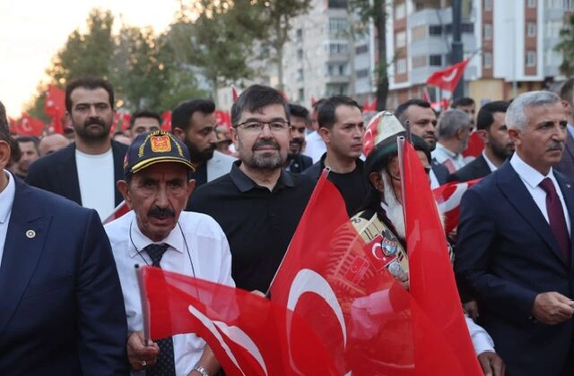 Dulkadiroğlu Belediyesi 15 Temmuz Kortejine Katıldı