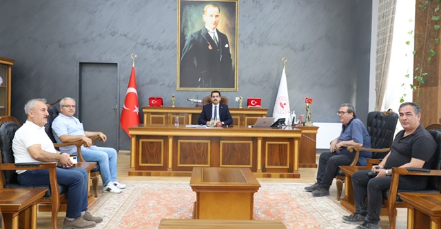 Gazetecilerden Kaymakam Hulisi Teke’ye Hayırlı Olsun Ziyareti