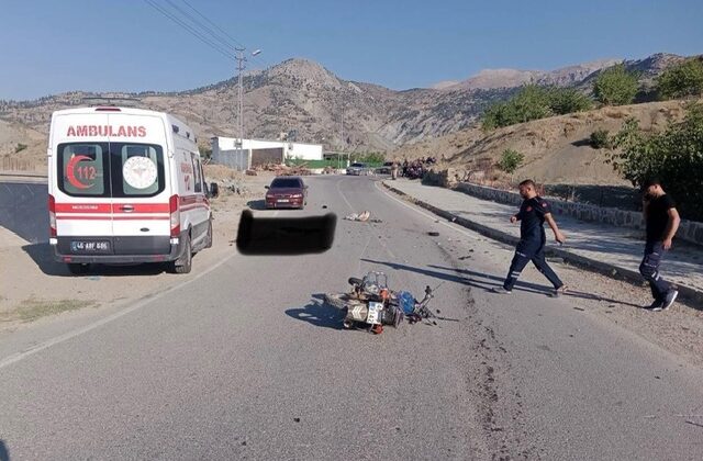 Çağlayancerit’te kamyonet ile çarpışan motosiklet sürücüsü öldü