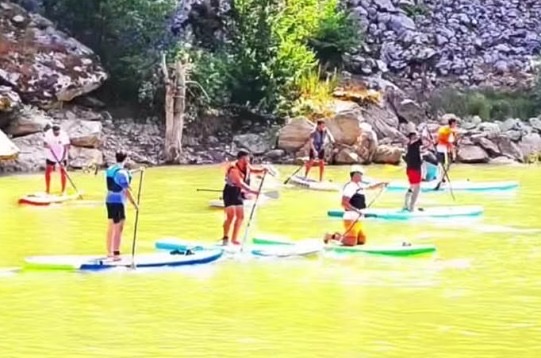 Andırın Belediyesi’nden Doğa ve Sporun Buluştuğu Etkinlik: Kano Yarışı Renkli Görüntülere Sahne Oldu