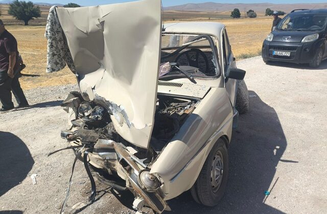 Kahramanmaraş’ta kamyonet ile otomobil çarpıştı: 2 yaralı