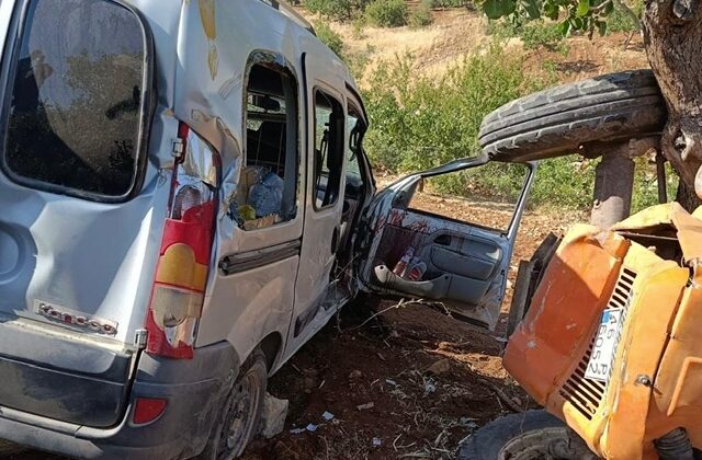 Kahramanmaraş’ta hafif ticari araç ile traktör çarpıştı: 2 yaralı