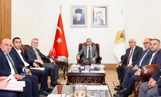 Başkan Toptaş, Sahipsiz Hayvanları Koruma Birliği Tüzüğü İmza Törenine Katıldı