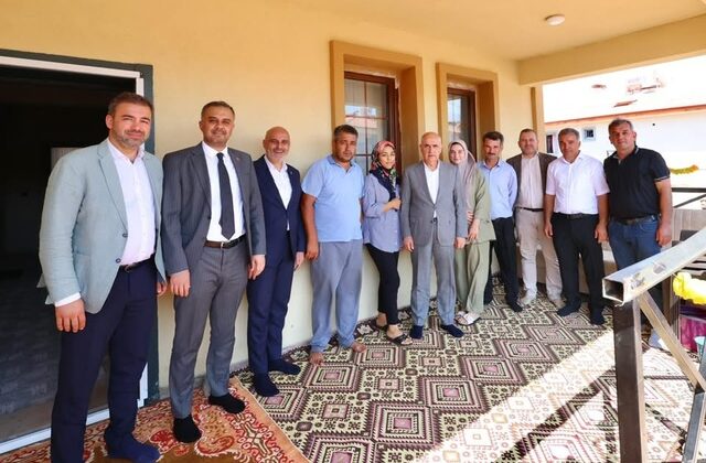 AK PARTİ HEYETİNDEN KIZILSEKI’DE YAPILAN KÖYEVLERİNDE OTURAN VATANDAŞLARA ZİYARET