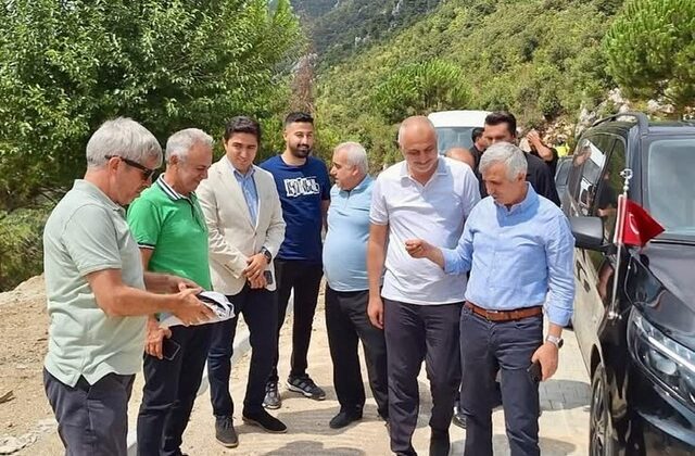 Kahramanmaraş Valisi Mükerrem Ünlüer, Andırın’daki Çelik Köy Evlerini İnceledi