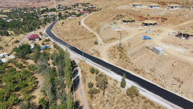 Büyükşehir, Afşin Kırsalında Ulaşım Ağını Güçlendirmeye Devam Ediyor