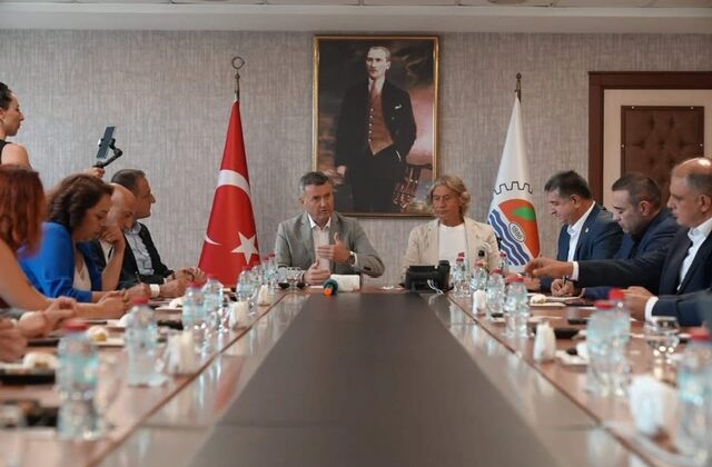 CHP’li Ali Öztunç’tan Mersin Ticaret ve Sanayi Odası’na Ziyaret