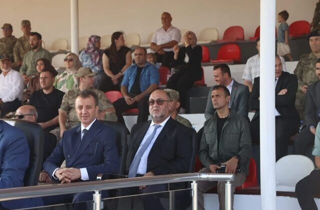 Başkan Akpınar, 2. Zırhlı Tugay Komutanlığı Devir Teslim Törenine Katıldı