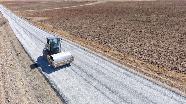 Elbistan’da 3 Mahallenin Daha Ulaşımı Büyükşehir’le İyileştiriliyor