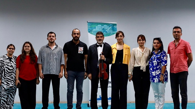 Kahramanmaraş’ta tek kişilik dev gösteri