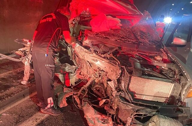 Kahramanmaraş’ta jip kamyona arkadan çarptı: 1’i ağır 3 yaralı