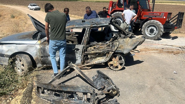 Kahramanmaraş’ta köprüden uçan otomobil yandı: 3 yaralı