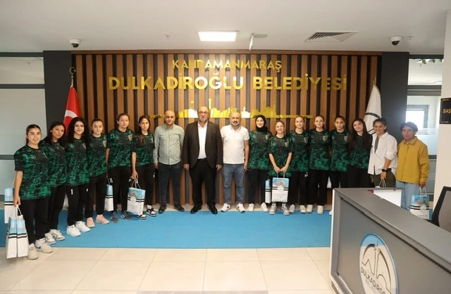 Kahramanmaraş Anadolu Spor Kadın Futbol Takımı’ndan Başkan Akpınar’a Ziyaret