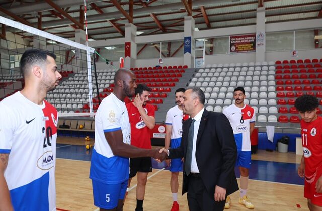 Onikişubat’ın Yeni Gururu: Belediyespor Voleybol Takımı resmen kuruldu