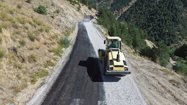 Büyükşehir’den Göksun Kırsalına Konforlu Yol Atağı