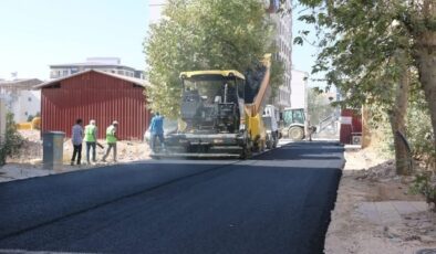 Pazarcık’ta Sıcak Asfalt Çalışmaları Hız Kesmeden Devam Ediyor