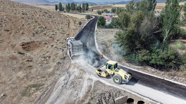 Büyükşehir,Göksun Kırsalını Kayseri’ye Bağlayan Grup Yolunu Yeniledi