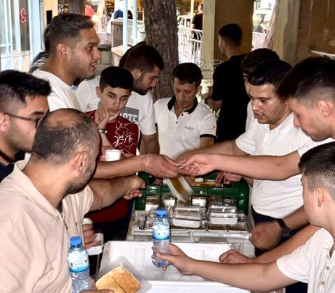 Mado ve Yaşar Pastanesi Grubu’ndan Mevlid Kandili gecesinde Camilerde İkram Etkinliği