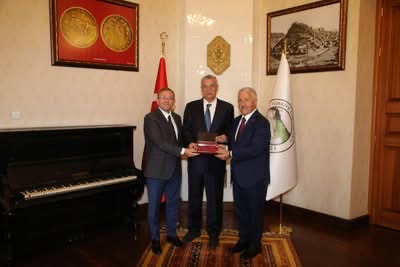 Celalettin Güvenç’ten Kars Valisi Ziya Polat’a Ziyaret
