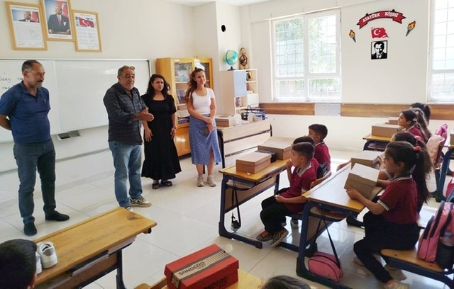 Kahramanmaraş Pazarcıklılar Derneği’nden Çocuklara Mutluluk Getiren Hediye