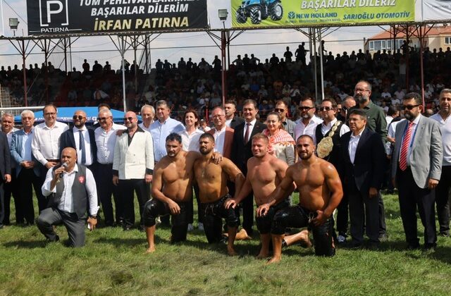 Tarihi Elmalı Güreşleri’nde Rekorların Gölgesinde Nefes Kesen Mücadele