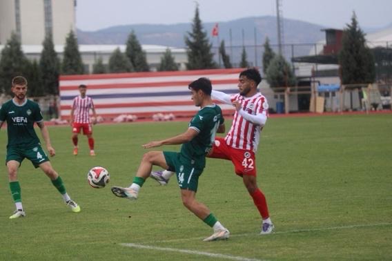 İstiklalspor 3 puanı 3 golle aldı