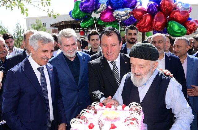 Ulu Çınarların Ellerinden Sevgiyle Dokunan Ürünler Beğeni Topladı