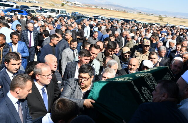 Başkan Karaca’nın Annesi Ebediyete Uğurlandı