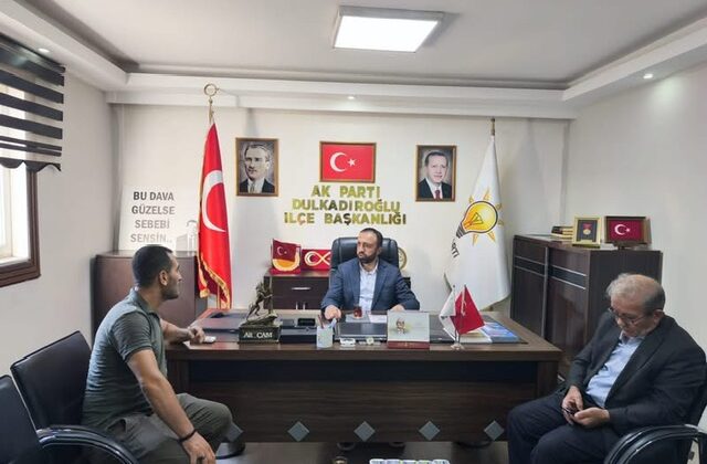 AK Parti Dulkadiroğlu İlçe Başkanlığı Vatandaşların Taleplerini Dinliyor