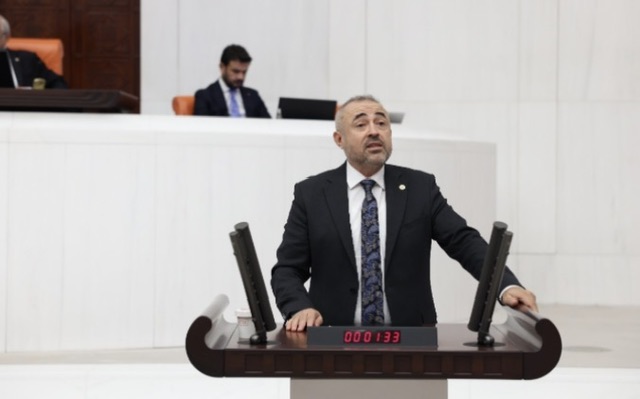 “Dulkadiroğlu Tozla Boğuşurken Şimdi Çamur Bataklığına Dönüştü”