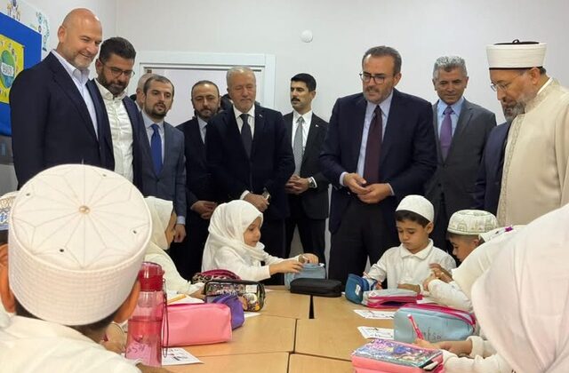 Mahir Ünal, “Cennet Atmaca 4-6 Yaş Kur’an Kursu”nun Açılışına Katıldı