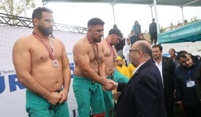 14. GELENEKSEL BERTİZ BAYDEMİRLİ KISA ŞALVAR GÜREŞ FESTİVALİ COŞKUYLA GERÇEKLEŞTİRİLDİ