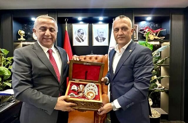 Kahramanmaraş Ziraat Odası Başkanlarından Gaziantep İl Tarım Müdürü İbrahim Sağlam’a Hayırlı Olsun Ziyareti