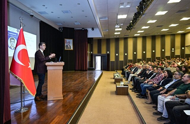 KSÜ’de Küresel Belirsizlik Ortamında Yeni Ortadoğu Jeopolitiği Konuşuldu