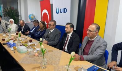 Mahir Ünal’dan Duisburg’da UID Ziyareti